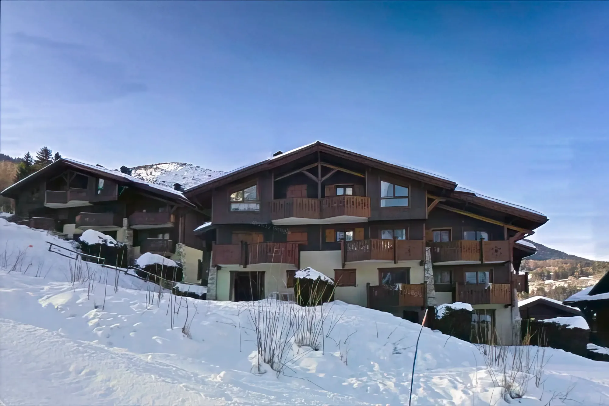 View from the piste toward the residence